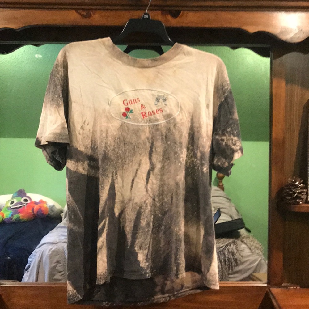 Bleached guns and roses T